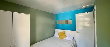 2 slaapkamers, een strijkplank/strijkijzer, wifi, beddengoed