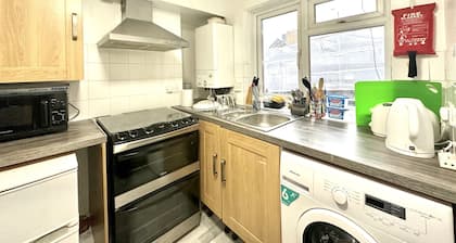 Kings Cross Apartments (Flat B)