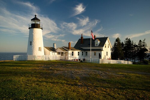 POOLSIDE The Moorings, ocean views, close to Pemaquid beach!