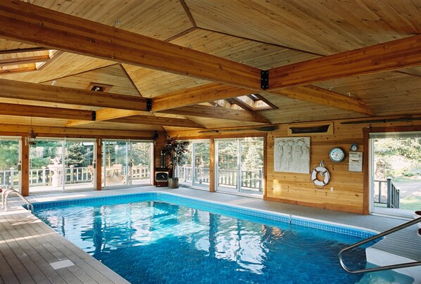 Innenpool, beheizter Pool