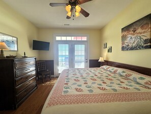 6 bedrooms, free WiFi, bed sheets - Ain't Life a Beach - Oceanfront in Surfside Beach (Surfside Beach)