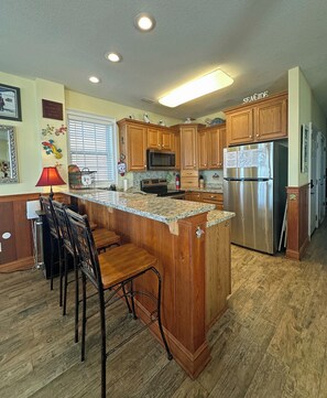 Private kitchen - Ain't Life a Beach - Oceanfront in Surfside Beach (Surfside Beach)
