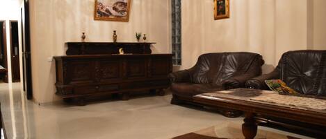 Family Apartment, 2 Bedrooms, Balcony, City View | Living area