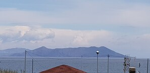 Plage, chaises longues, serviettes de plage