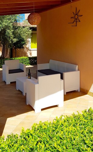 Villa, jossa puutarha 200 neliömetriä päin merinäköalasta Eolian saarille