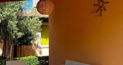 Villa, jossa puutarha 200 neliömetriä päin merinäköalasta Eolian saarille