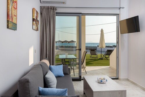 Apartment located on the coastline of Kokkinos Pirgos with sea and beach view.