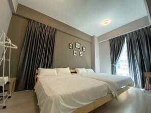 2 soverom, skrivebord, strykejern/-brett og wi-fi (inkludert)