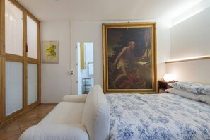2 chambres, fer et planche à repasser, accès à Internet, literie fournie