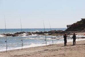 Plage à proximité, chaises longues