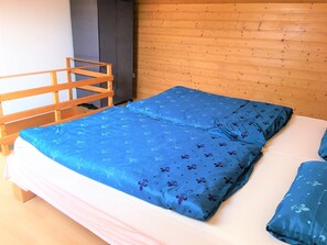 2 Schlafzimmer, Bügeleisen/Bügelbrett, Bettwäsche