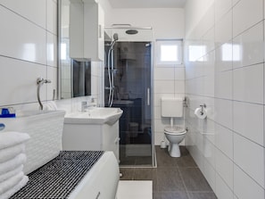 Hair dryer, towels