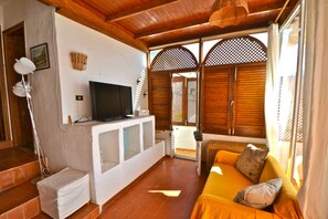 TV - 2 Bedroom apartment with great views (Lomo Quiebre)
