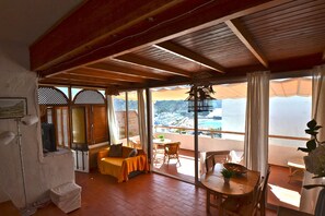 Interior - 2 Bedroom apartment with great views (Lomo Quiebre)