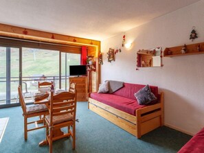 TV - Baikonour by Interhome (Le Corbier)