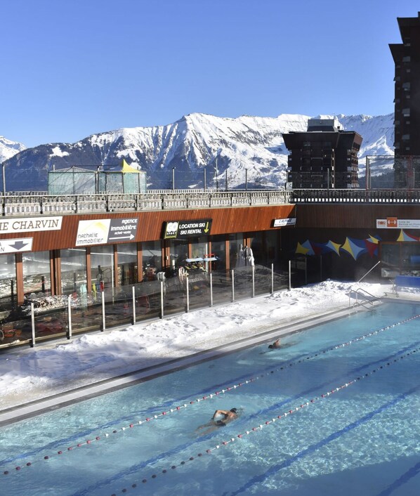 Et oppvarmet basseng