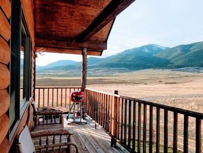 Pet friendly Emigrant Pk Cabin 30 mins - Yellowstone. 5 mins to Chico ht springs