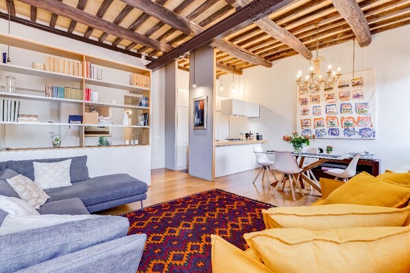 Smart TV, books