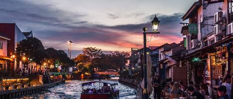 屋外ダイニングエリア