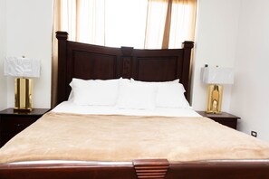 3 Schlafzimmer, Zimmersafe, Bügeleisen/Bügelbrett, WLAN