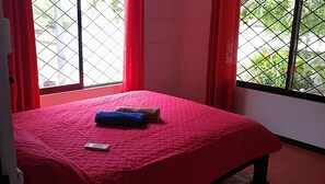 Premium-hus - 2 soveværelser - privat pool - udsigt til kanal | Haveudsigt