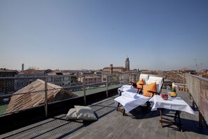 Outdoor dining - AQUAMARE Suite | BOUTIQUE Apartment (Venezia)