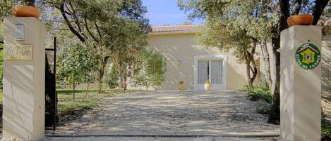 Enceinte de lâhĂ©bergement