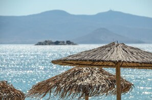 Private beach, sun loungers, beach bar - Golden Sand Naxos (Naxos)