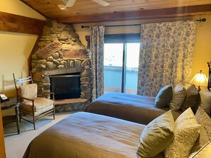 2 bedrooms, iron/ironing board, WiFi, bed sheets - Penthouse At The Peaks 614 (Mountain Village)