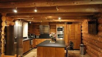 Réfrigérateur, micro-ondes, four, lave-vaisselle