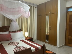 2 bedrooms, in-room safe, iron/ironing board, WiFi