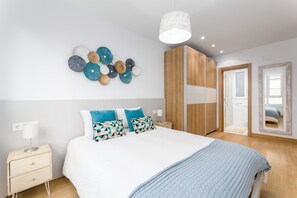 3 bedrooms, iron/ironing board, free WiFi, bed sheets