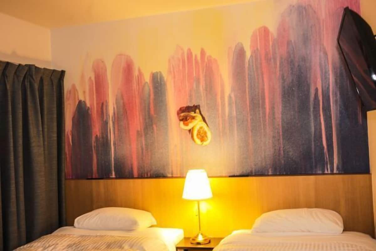 1 bedroom, in-room safe, individually decorated, desk