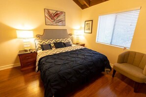 2 bedrooms, desk, iron/ironing board, free WiFi