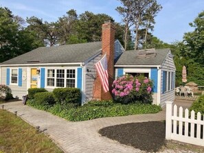 Exterior - Two bedroom located just .5 mile to Hagis Beach! (Dennis Port)