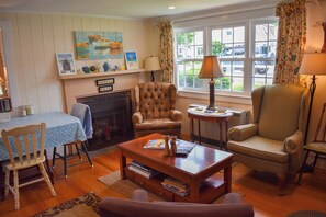 TV - Two bedroom located just .5 mile to Hagis Beach! (Dennis Port)