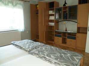 2 bedrooms, WiFi, bed sheets - Family apartment 70 m2 (Maribor)