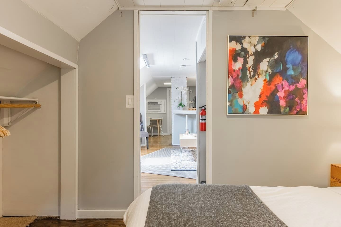 1 chambre, bureau, fer et planche à repasser, Wi-Fi gratuit