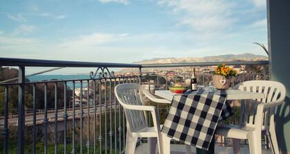 APARTMENTS A FEW STEPS FROM THE SEA WITH LARGE OUTDOOR SPACES AND WIFI