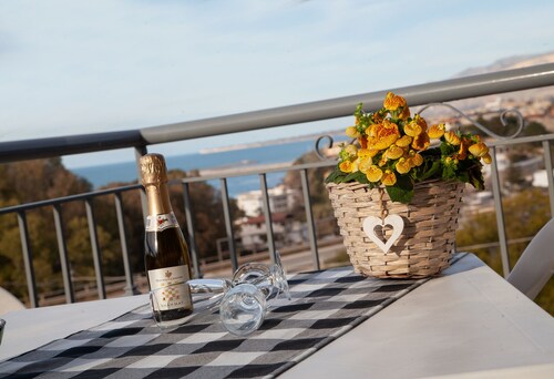 APARTMENTS A FEW STEPS FROM THE SEA WITH LARGE OUTDOOR SPACES AND WIFI