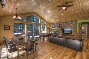House, Multiple Beds, Hot Tub | Living area | TV, fireplace - Hawk's View Hideaway (South Lake Tahoe)