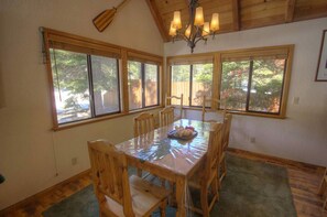 Cabin, Multiple Beds, Fireplace | In-room dining