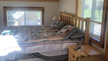 5 bedrooms, free WiFi, bed sheets