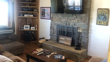 Smart TV, fireplace, DVD player