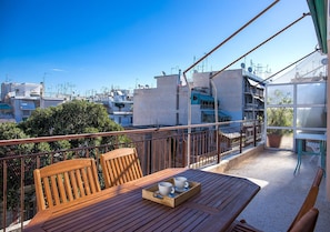 Outdoor dining - Sunny Apartment (90m2) in Athens center (Athens)
