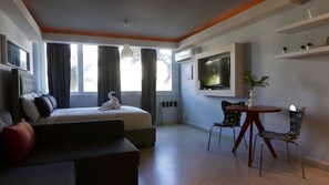 1 chambre, fer et planche à repasser, Wi-Fi, draps fournis