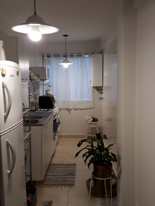 Fridge, microwave, oven, coffee/tea maker