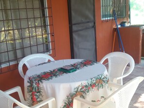 Outdoor dining
