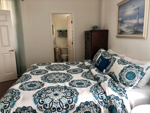 4 chambres, coffres-forts dans les chambres, fer et planche à repasser