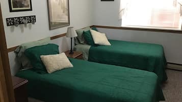 7 bedrooms, iron/ironing board, free WiFi, bed sheets